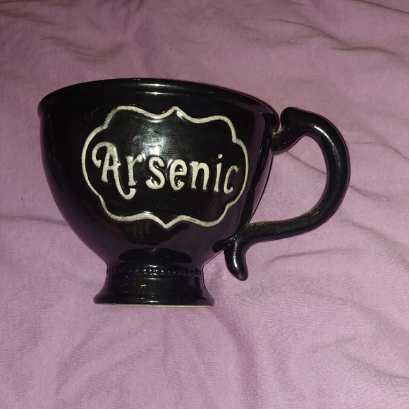 Black and White 'Arsenic' Mug - Picture 4 of 6